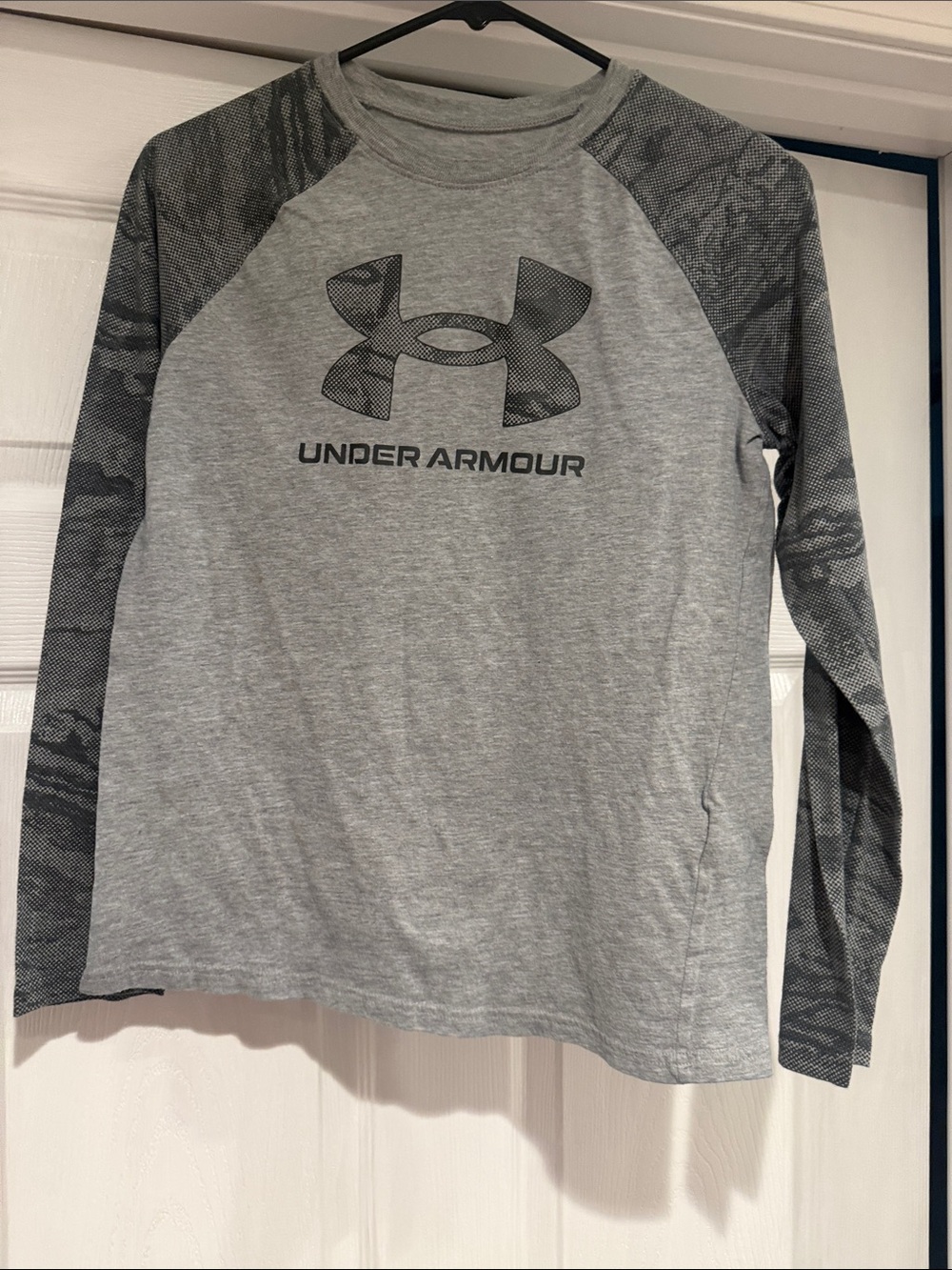 Under Armour Heather Gray & Dark Gray Logo Performance Long Sleeve